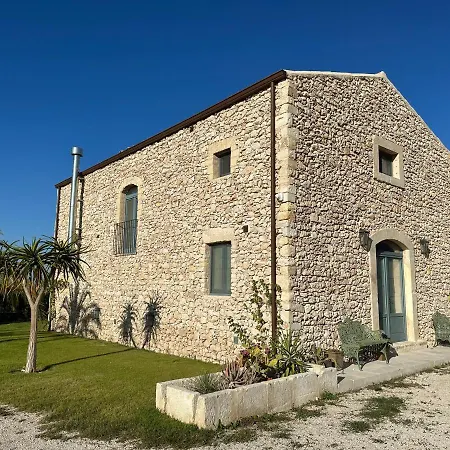 Charming Retreat In The Sicilian Countryside Villa